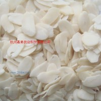 廠家供應(yīng)一級脫皮乳白花生片5kg裝真空包裝