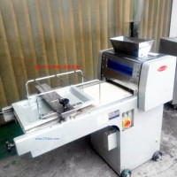 轉(zhuǎn)讓三麥方包整型機(jī)、吐司成型機(jī)、TOASTER MOULDER食品機(jī)械設(shè)備