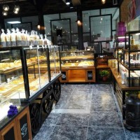 供應(yīng)各種面包柜