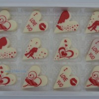 供應(yīng)巧克力裝飾件：紅新款心盒裝