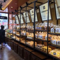 供應(yīng)新款烘焙展柜（蛋糕柜、面包柜、中島柜、邊柜等）01