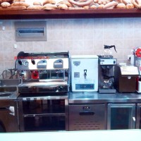 轉(zhuǎn)讓整套水吧設(shè)備 出廠日期13年 使用時間半年