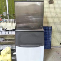 二手烘焙設(shè)備：佰譽(yù)制冰機(jī)