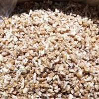 供應新疆核桃仁，各種規(guī)格的原料、脫衣核桃仁