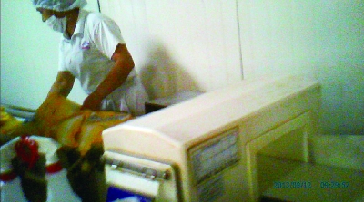 記者應(yīng)聘包裝工臥底賓堡 面包早產(chǎn)今天產(chǎn)印明天日期