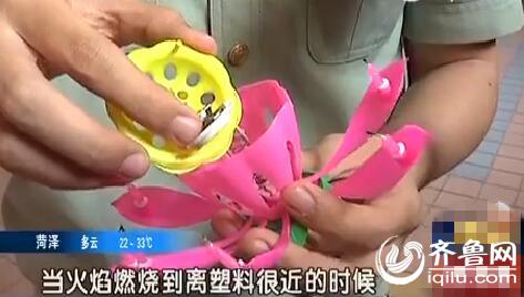 這種音樂蠟燭市場上很多銷售，兩元一個。