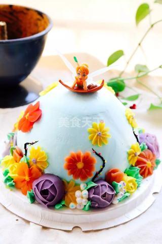 夢(mèng)幻世界裱花蛋糕的做法 裱花蛋糕需要什么材料與技巧