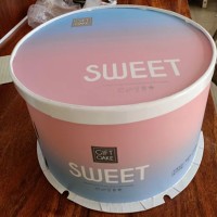 漸變色紙質(zhì)圓形蛋糕盒